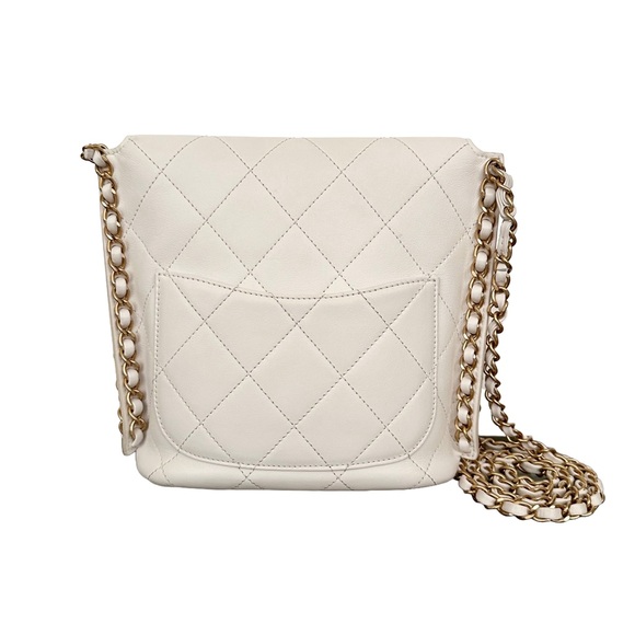 CHANEL Quilted Calfskin Chain Flap Hobo Small Ivory White Gold - Picture 4 of 16